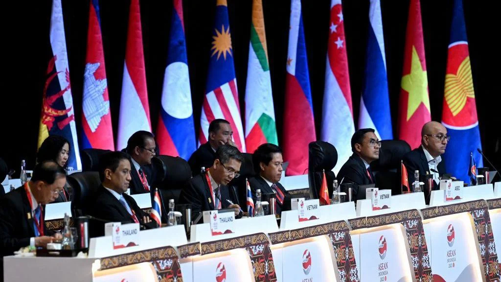 Diplomatik: Antara Konflik dan Kerja Sama