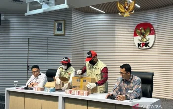 Dirjen Bea Cukai Djaka Budi Diduga Terima Suap SGD 213.600 dari PT Blueray Cargo