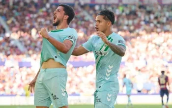 Drama Gol Cucho dan Kontroversi Amrabat Memeriahkan Betis vs Real Oviedo