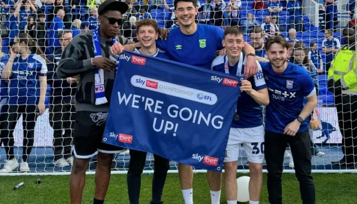 Drama Promosi: Ipswich Town Kembali ke Premier League, Dimeriahkan Ed Sheeran dan Elkan Baggott