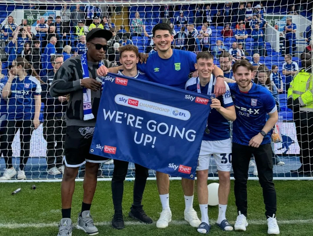 Drama Promosi: Ipswich Town Kembali ke Premier League, Dimeriahkan Ed Sheeran dan Elkan Baggott