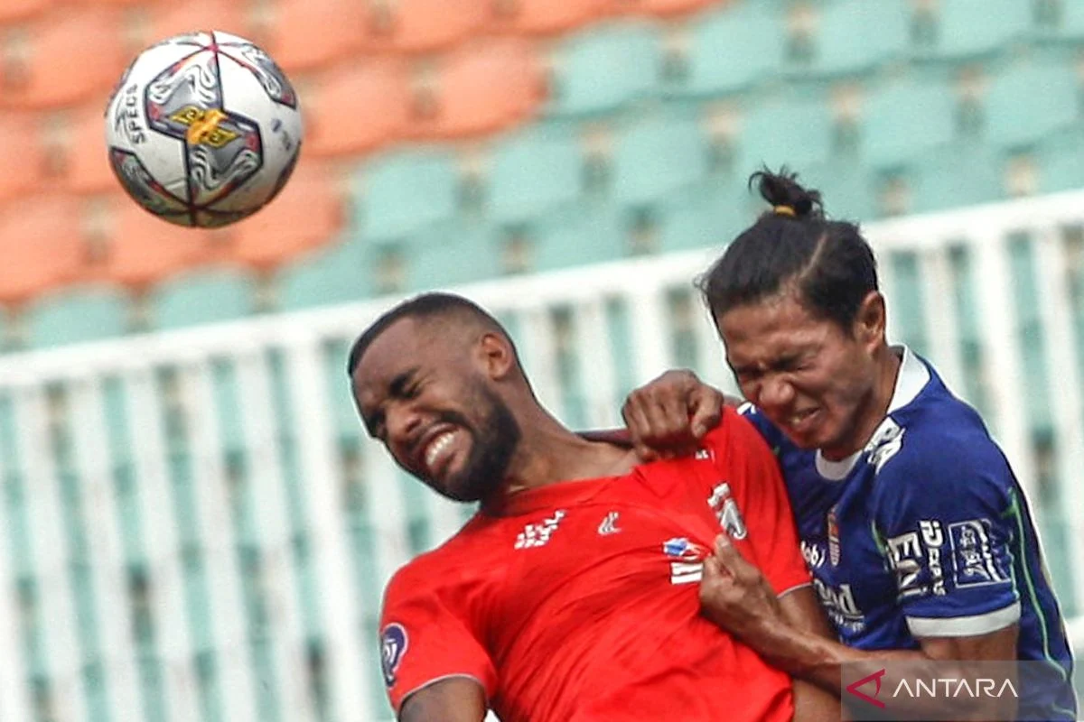 Drama Puncak Klasemen Liga 1: Borneo FC dan Persib Bandung Bersaing Ketat Usai Kemenangan 2-0 atas Persita