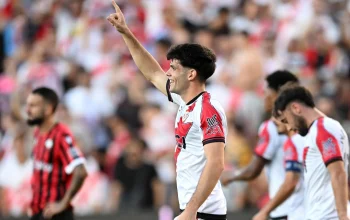 Drama Set-Piece: Rayo Vallecano Raih Keunggulan 1-0 atas Strasbourg di Semifinal UEFA Conference League