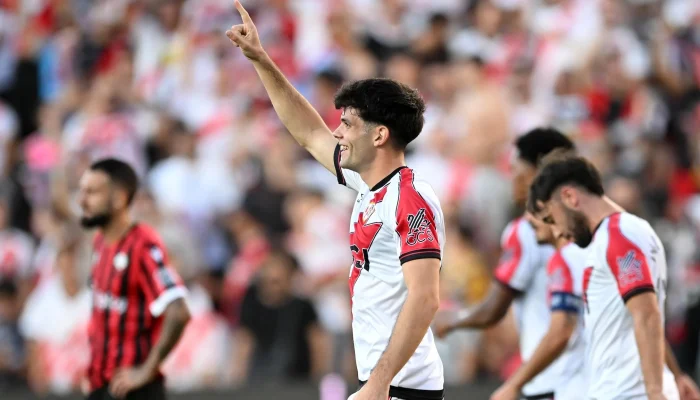 Drama Set-Piece: Rayo Vallecano Raih Keunggulan 1-0 atas Strasbourg di Semifinal UEFA Conference League