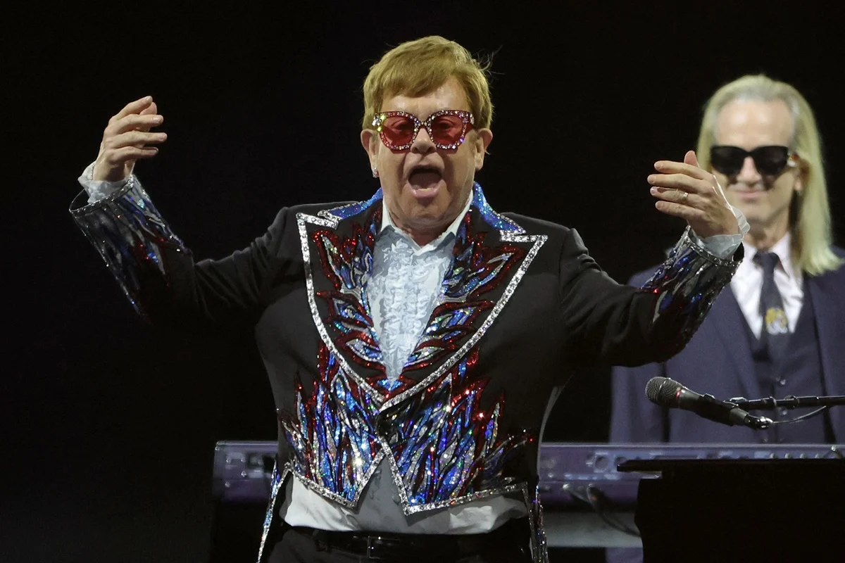 Elton John Rilis Album Baru yang Berbeda dari Sebelumnya, 'Sangat Bahagia'