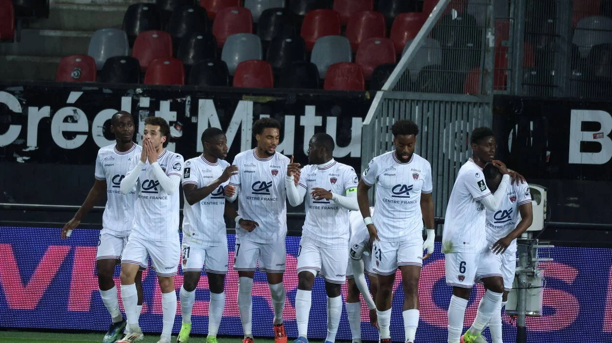 FC Rouen dan Laval Berimbang di Barrage Aller Ligue 2