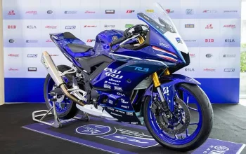 Genius 13 Tahun Indonesia Menaklukkan Yamaha R3 BLU CRU di Australia