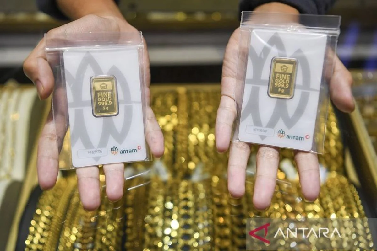 Harga Emas Antam Turun Rp20 Ribu per Gram, Ini Daftar Harga Terbaru