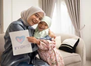 Hari Ibu: Selebriti Dunia Merayakan dengan Penuh Kasih Sayang