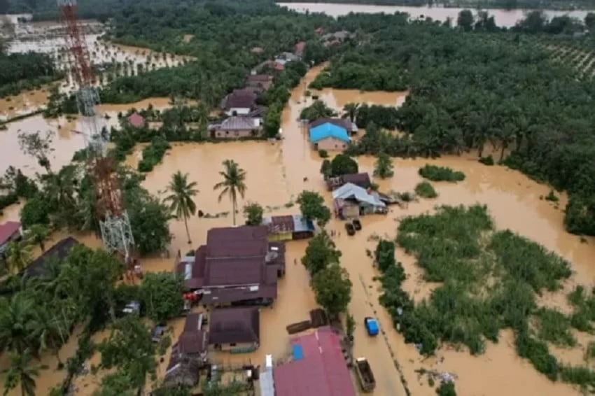 Hujan Deras dan Banjir Melanda Berbagai Wilayah, Korban Jiwa dan Kerusakan Bangunan Dilaporkan