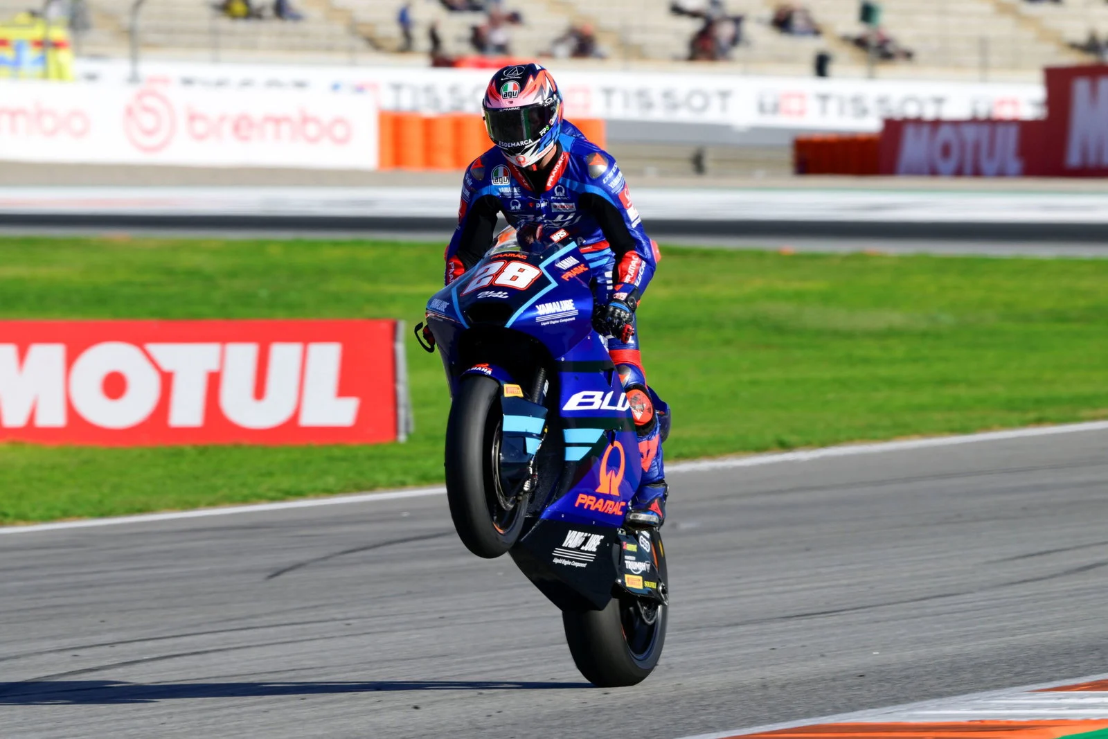 Izan Guevara Menang di Moto2 Prancis 2026, Mario Aji Finis ke-22