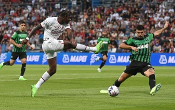 Jay Idzes Cedera, Sassuolo Tumbangkan AC Milan 2-0, Persaingan Zona UCL Memanas
