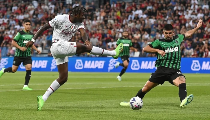 Jay Idzes Cedera, Sassuolo Tumbangkan AC Milan 2-0, Persaingan Zona UCL Memanas