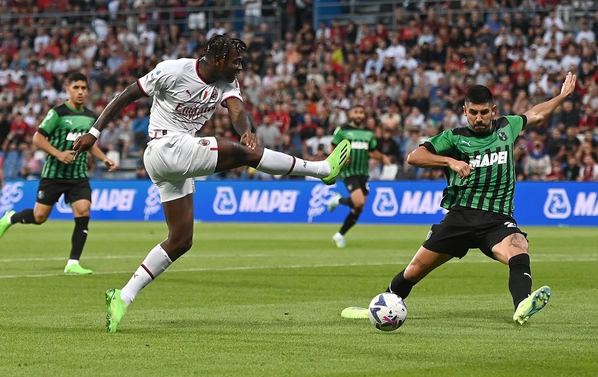 Jay Idzes Cedera, Sassuolo Tumbangkan AC Milan 2-0, Persaingan Zona UCL Memanas