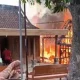 Kebakaran Rumah Anisa Rahma Lupa Matikan Lilin, Api Menghanguskan 250 m², Suami Menangis Terisak