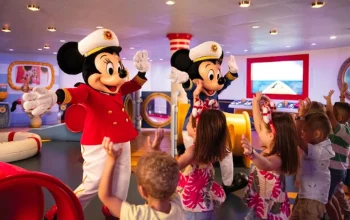 Keluarga Ashanty Realisasikan Impian Masa Kecil Naik Disney Cruise Singapore, Liburan Mewah Penuh Kebahagiaan