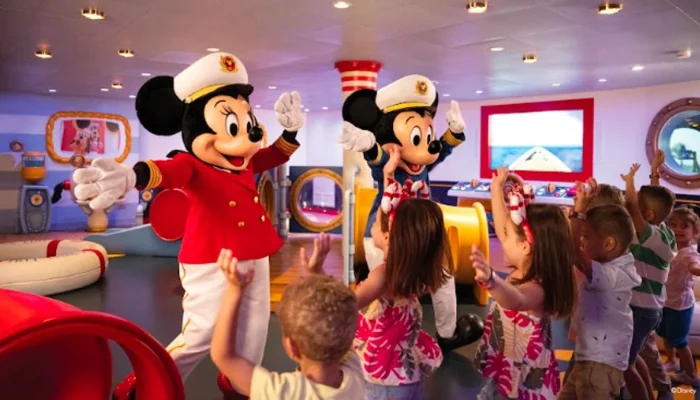 Keluarga Ashanty Realisasikan Impian Masa Kecil Naik Disney Cruise Singapore, Liburan Mewah Penuh Kebahagiaan