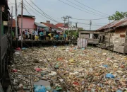 Kemacetan di Palangka Raya dan Jakarta Barat: Antrean BBM dan Sampah Menumpuk