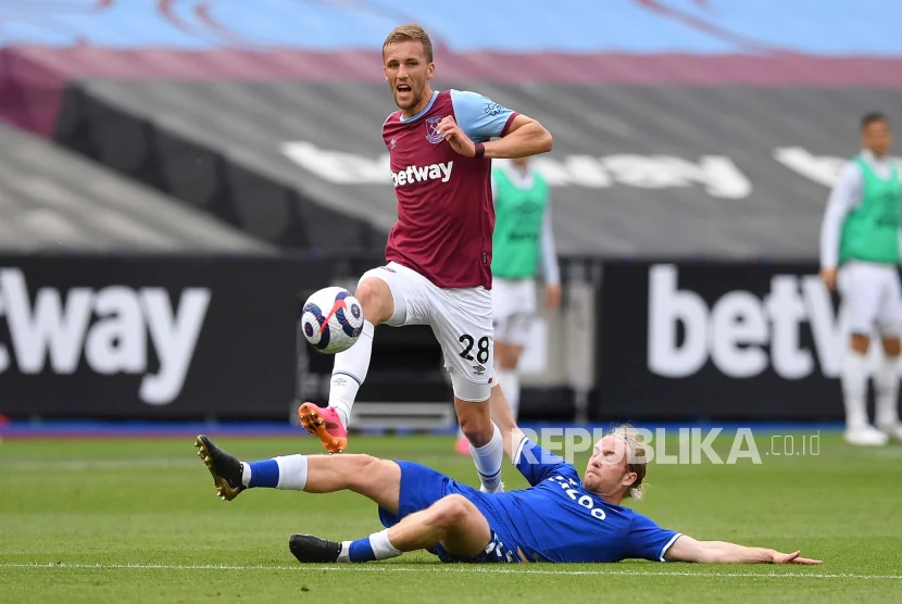 Kesalahan Strategi West Ham: Dua Peluang yang Dilewatkan