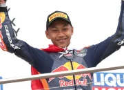 Kiandra Ramadhipa Bikin Kehebohan di Red Bull Rookies Cup 2026: Kemenangan Drama di Jerez yang Membuat Musuhnya 'Bak Kesetanan'