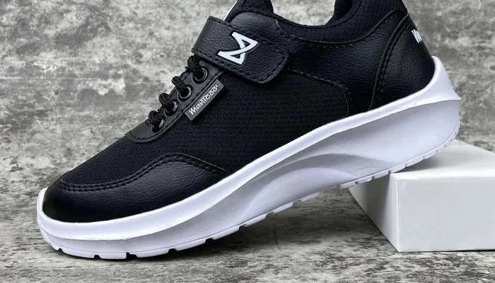 Klarifikasi Sepatu Sekolah Rakyat: Harga Rp179.900, Anggaran Rp27 Miliar, dan Penolakan Stradenine Terlibat