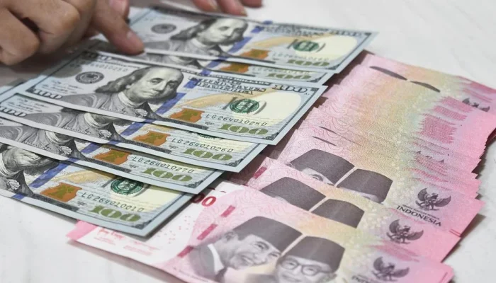 Kurs Rupiah Terus Melemah, Dolar AS Tembus Rp17.700: Apa yang Terjadi?
