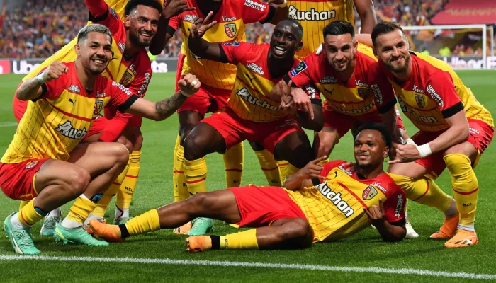 Lens FC Menuju Champions League dengan Bintang Muda Mezian Mesloub