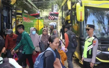 Libur Panjang Kenaikan Isa Almasih 2026: Penyeberangan Ramai dan Wisatawan Membanjiri Destinasi Favorit