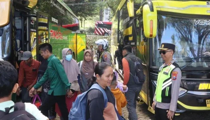 Libur Panjang Kenaikan Isa Almasih 2026: Penyeberangan Ramai dan Wisatawan Membanjiri Destinasi Favorit