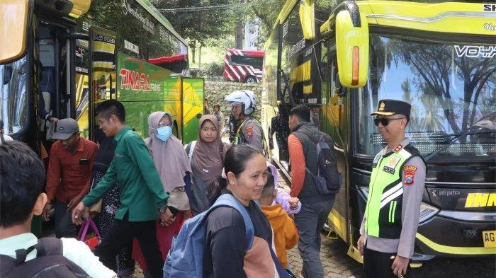 Libur Panjang Kenaikan Isa Almasih 2026: Penyeberangan Ramai dan Wisatawan Membanjiri Destinasi Favorit