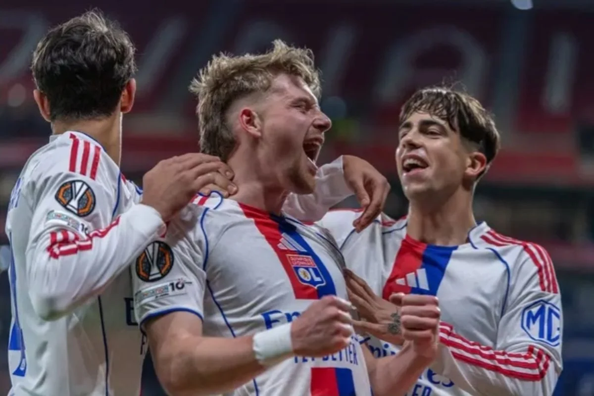 Lyon Bergema di Puncak: Dari Kemenangan Dramatis di Ligue 1 hingga Kejutan di LCS dan NHL