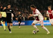 Maarten Paes Dihujani Kritik Setelah Ajax Selamat Imbang 2-2 vs PSV, Namun Masih Berpeluang ke Liga Champions