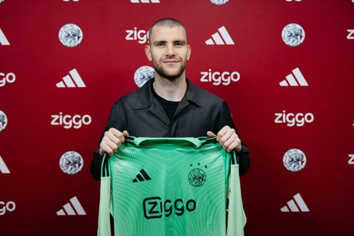 Maarten Paes: Kiper Andalan Timnas Indonesia yang Mengharumkan Nama di Ajax Amsterdam