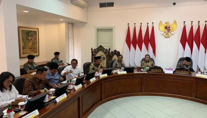 Mahasiswa UI Geruduk Kementerian Pendidikan: Persiapan Massa & Tuntutan Reformasi Besar