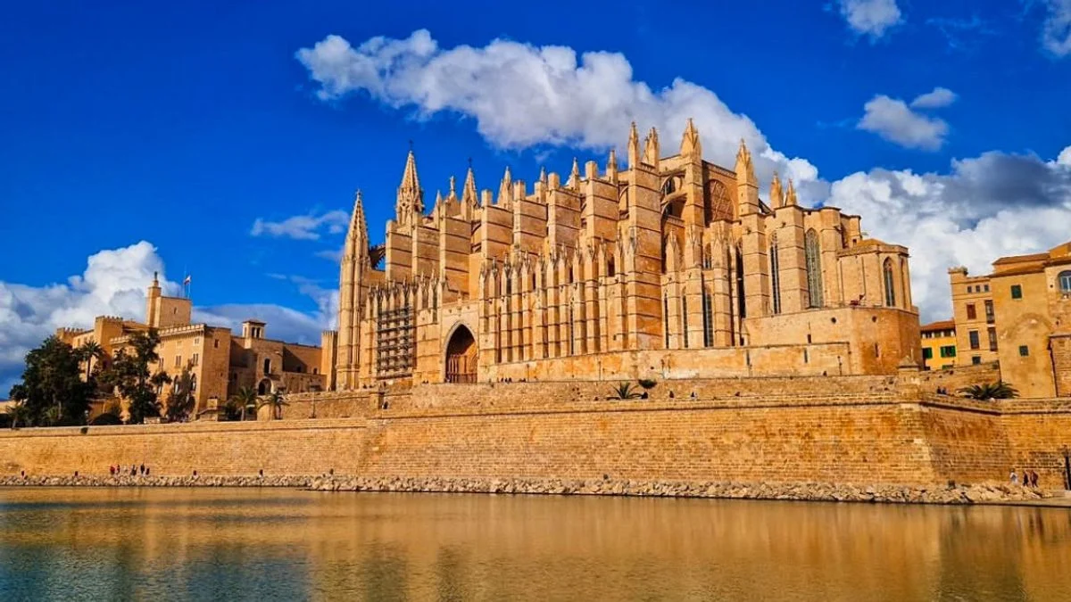 Mallorca: Destinasi Wisata yang Mengalami Peningkatan Kunjungan Turis