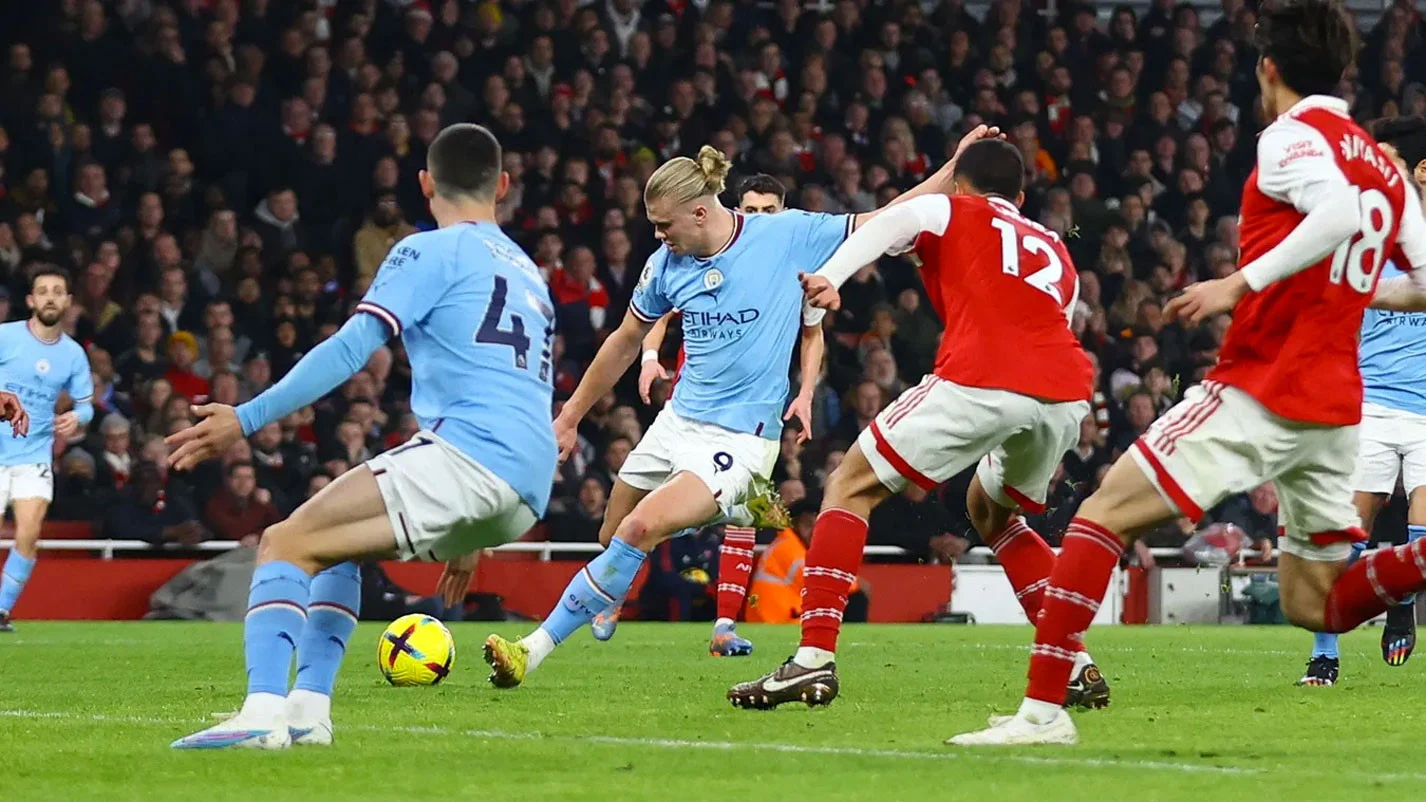 Manchester City Tekan Arsenal di Puncak Klasemen Premier League