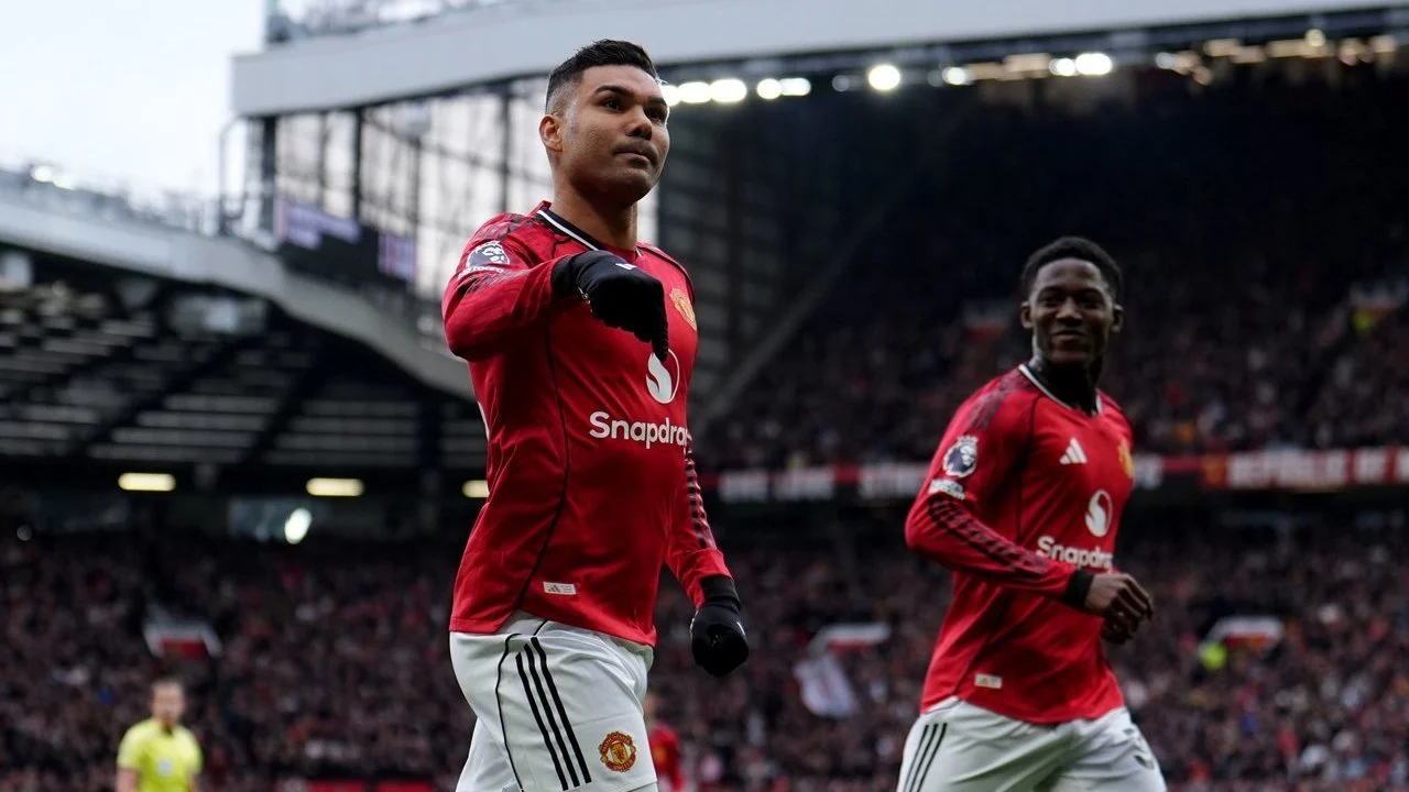 Manchester United Siap Genggam Kembali Tempat di Liga Champions, Carrick dan Slot Bertarung di Old Trafford