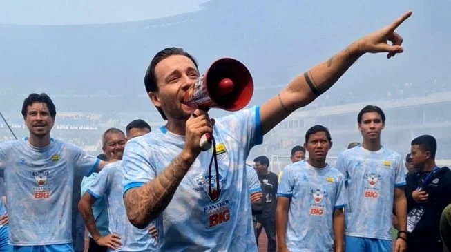 Marc Klok Menyampaikan Pesan Perpisahan Emosional untuk Bojan Hodak