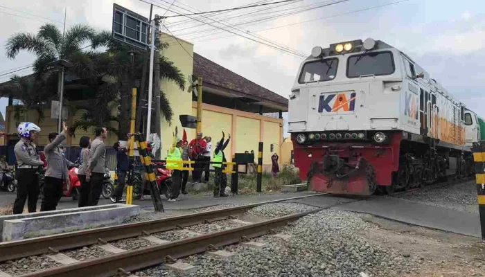 Masinis Pantau Rel Setiap 2 km, Komisi V Dorong DDT untuk Cegah Kecelakaan Kereta