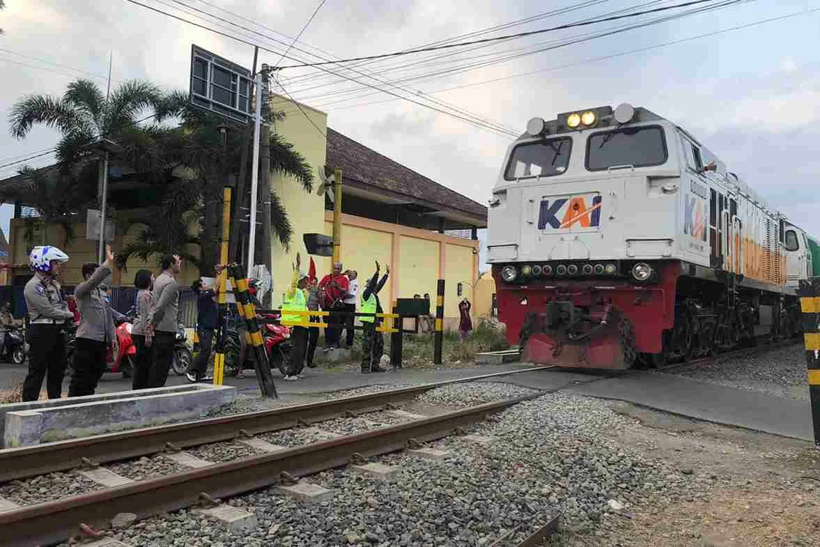Masinis Pantau Rel Setiap 2 km, Komisi V Dorong DDT untuk Cegah Kecelakaan Kereta