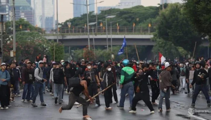 May Day 2026: KSPI Ganti Rencana, Bergabung di Monas & Bertemu Prabowo, Sementara Demo di DPR Tetap Bergelora