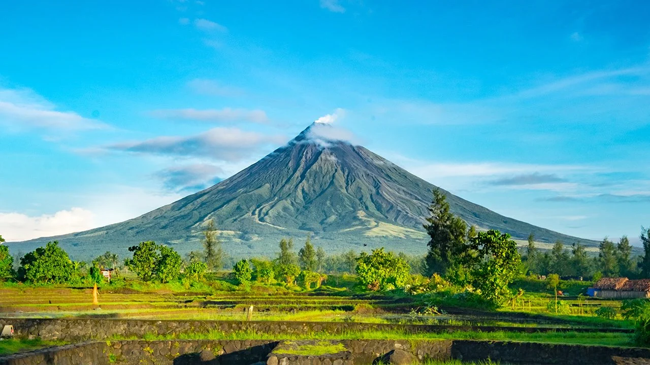 Mayon Volcano Mengguncang Albay: Lebih dari 6.000 Rumah Tertutup Abu, 102.000 Jiwa Terdampak
