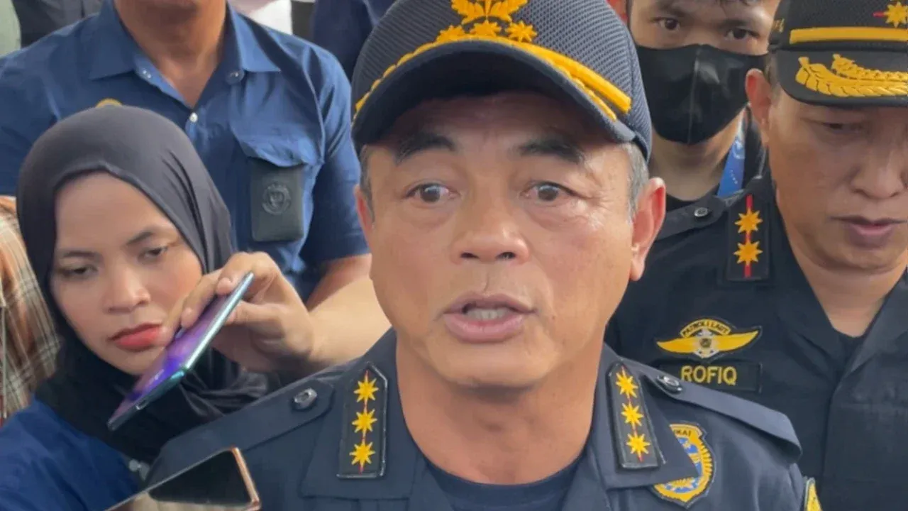 Mengapa Purbaya Tidak Nonaktifkan Dirjen Bea Cukai Djaka Budhi?