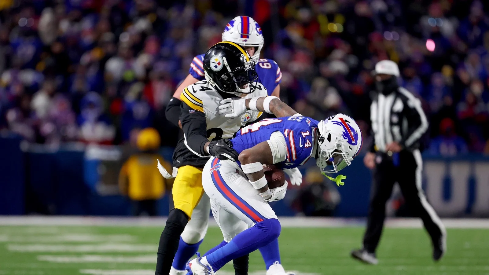 Menguak Dinamika Tim NFL dan NBA: Dari Keraguan Menandatangani Stefon Diggs hingga Prediksi Playoff 2026 yang Penuh Tantangan