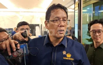 Menkeu Purbaya Buktikan Sehat lewat Video Renang, Rumor RS Terungkap Hoaks