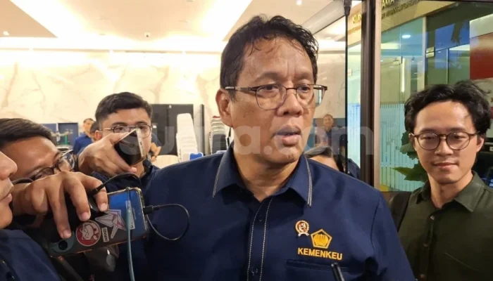 Menkeu Purbaya Buktikan Sehat lewat Video Renang, Rumor RS Terungkap Hoaks