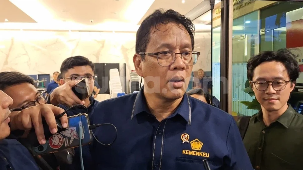 Menkeu Purbaya Buktikan Sehat lewat Video Renang, Rumor RS Terungkap Hoaks