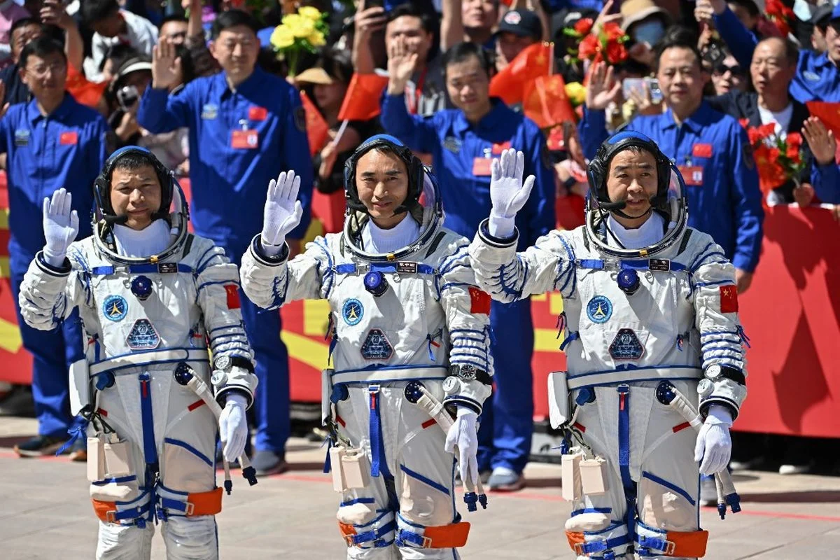 Misi Shenzhou XXI Berakhir, Awak Astronot Kembali ke Bumi Setelah 7 Bulan