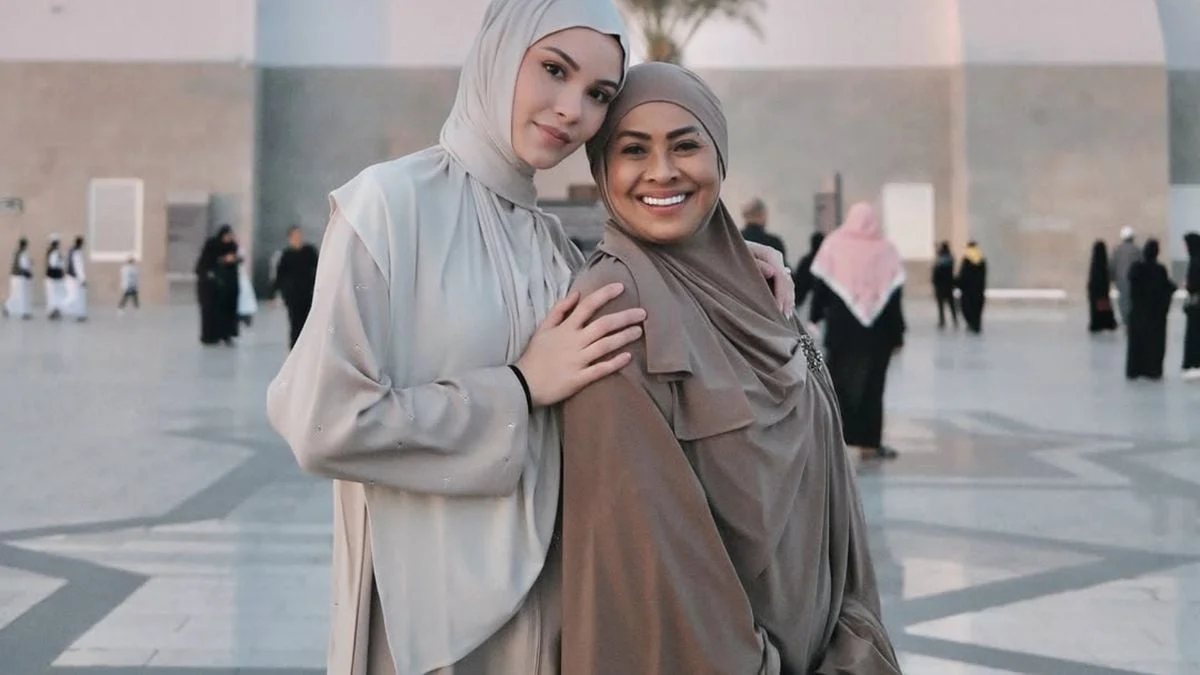 Ochi Rosdiana dan Alyssa Daguise Resmi Menjadi Ibu, Ini Momen Spesial Mereka