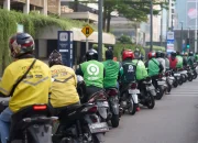 Ojek Online: Dari Pengemudi Hingga Anggota DPRD, Cerita di Balik Layanan Transportasi
